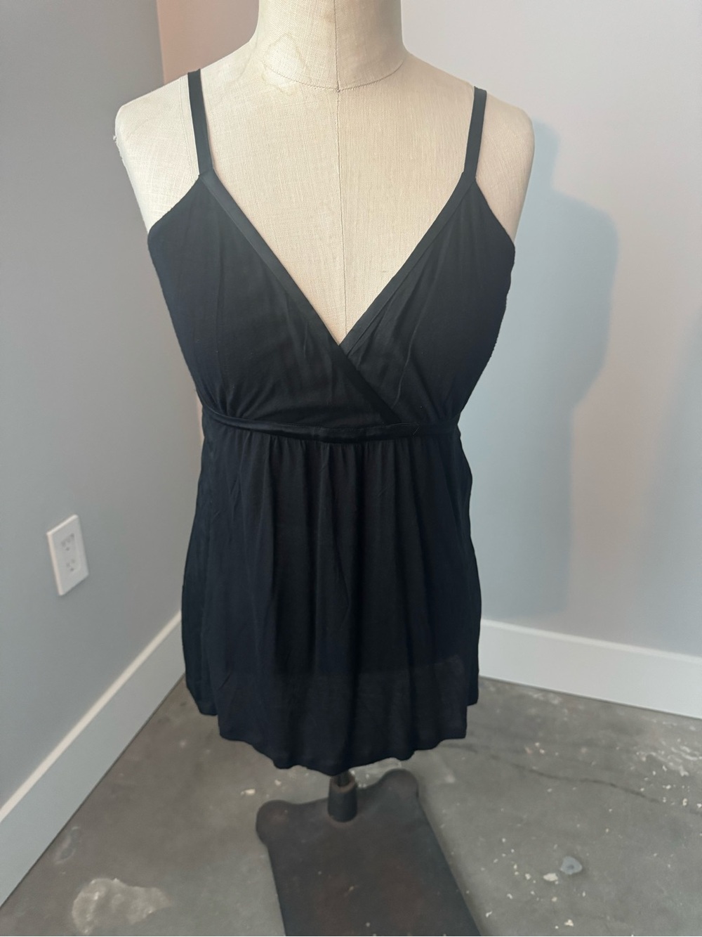 White House Black Market Black Women's Dressy Tank
